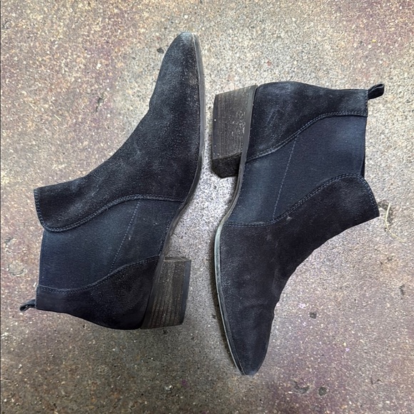 Aquatalia Black Chelsea Boots Sleek Suede Design - Picture 4 of 6